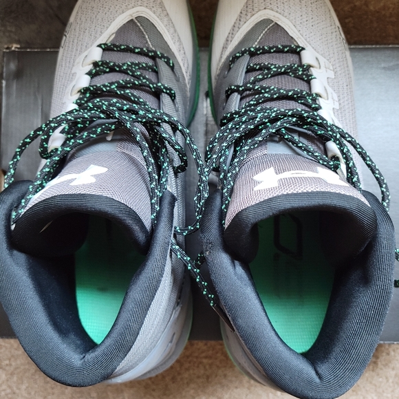 Gently used Stephen Curry 3 men's size 10.5 - Picture 10 of 11